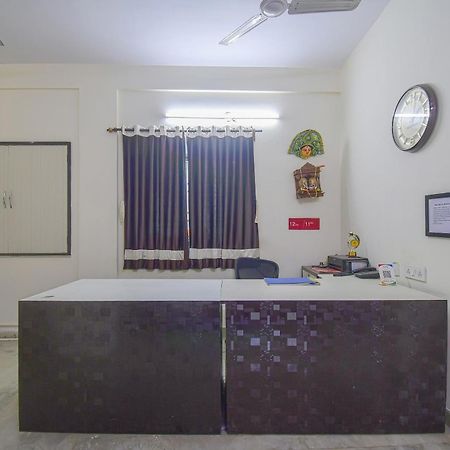 Super Collection O Bricks Inn Hazra Road Near Birla Mandir コルカタ エクステリア 写真