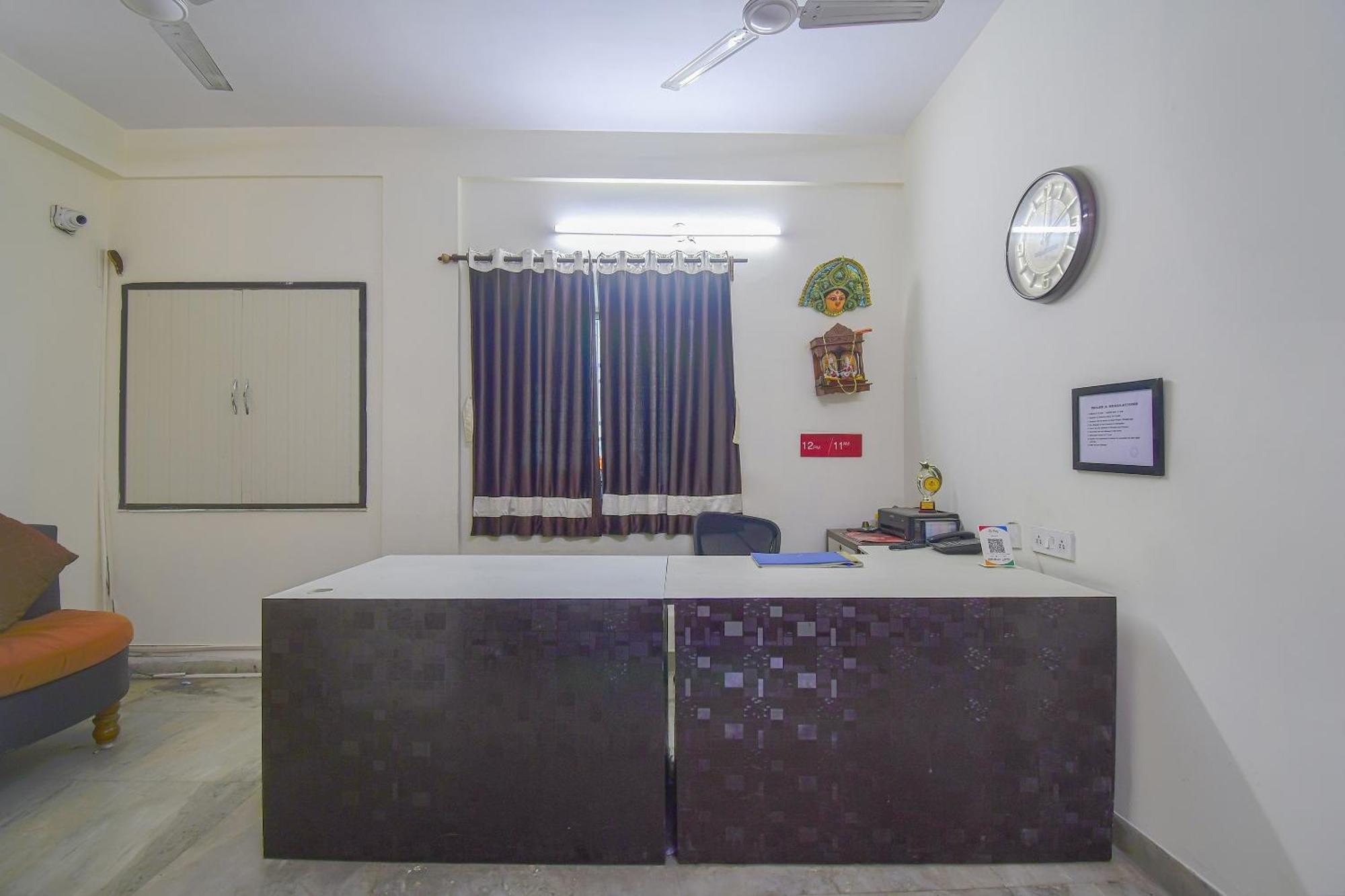 Super Collection O Bricks Inn Hazra Road Near Birla Mandir コルカタ エクステリア 写真